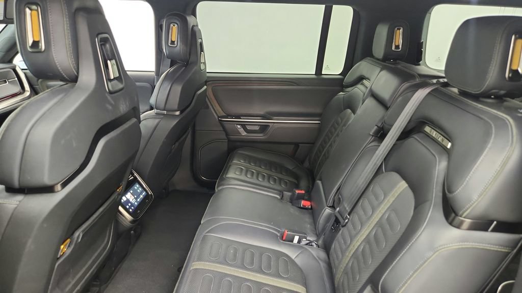 Used 2025 Rivian R1S Adventure Dual AWD/4WD image 43