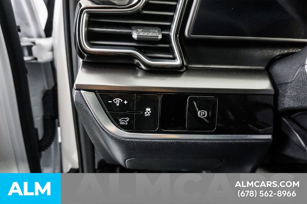 Used 2025 Kia Sportage EX w/ Premium Package FWD image 34