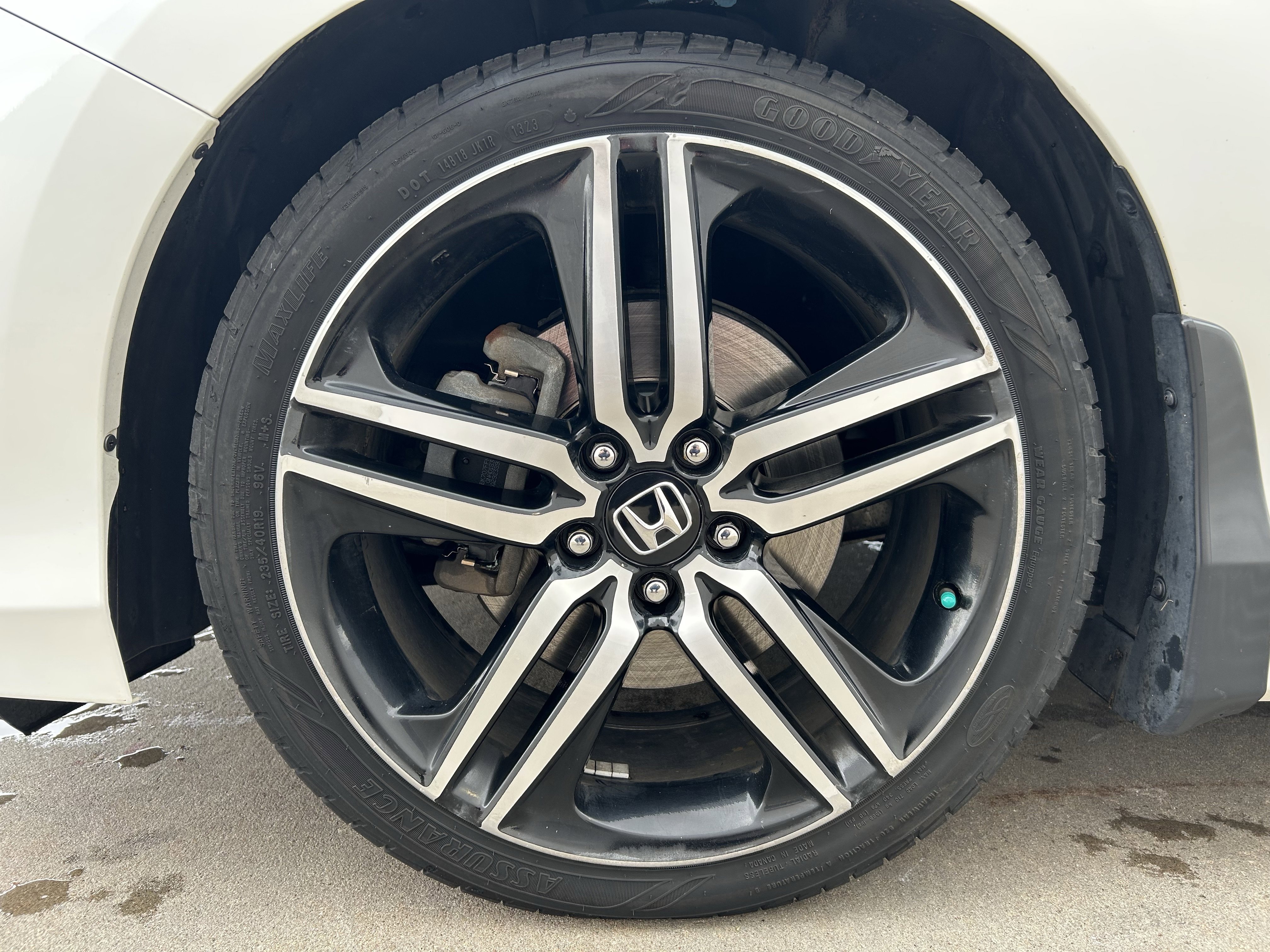 Used 2016 Honda Accord Touring image 19