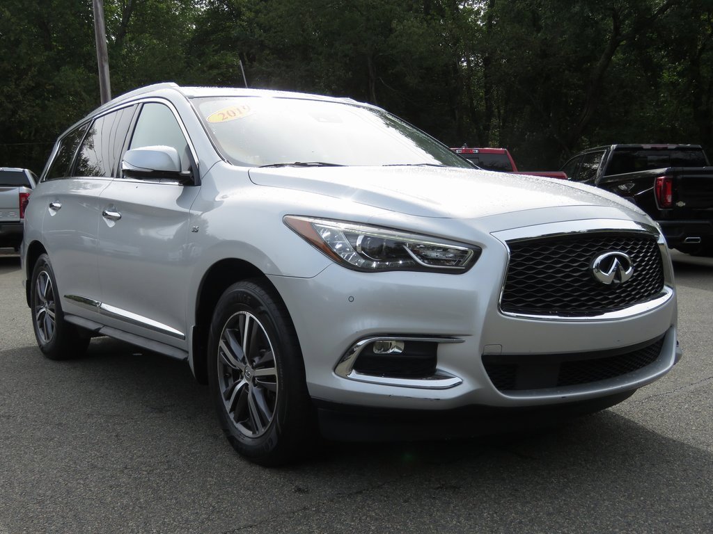 Used 2019 INFINITI QX60 Luxe w/ Essential Package image 4