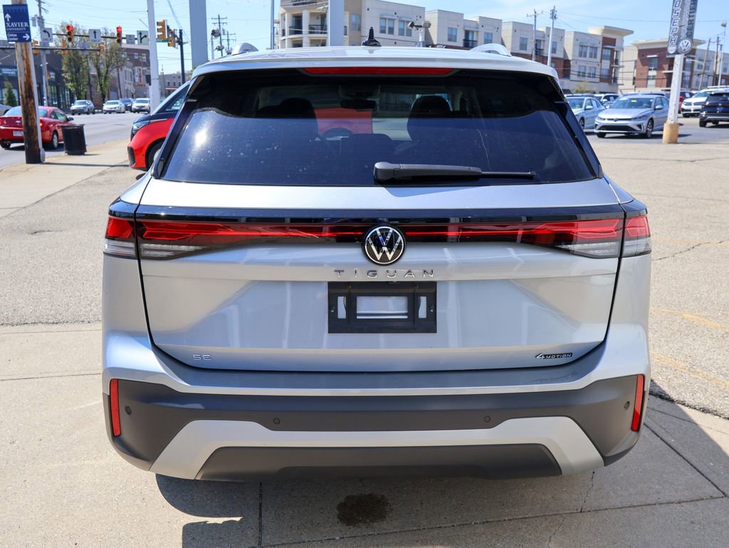 Used 2025 Volkswagen Tiguan SE image 4