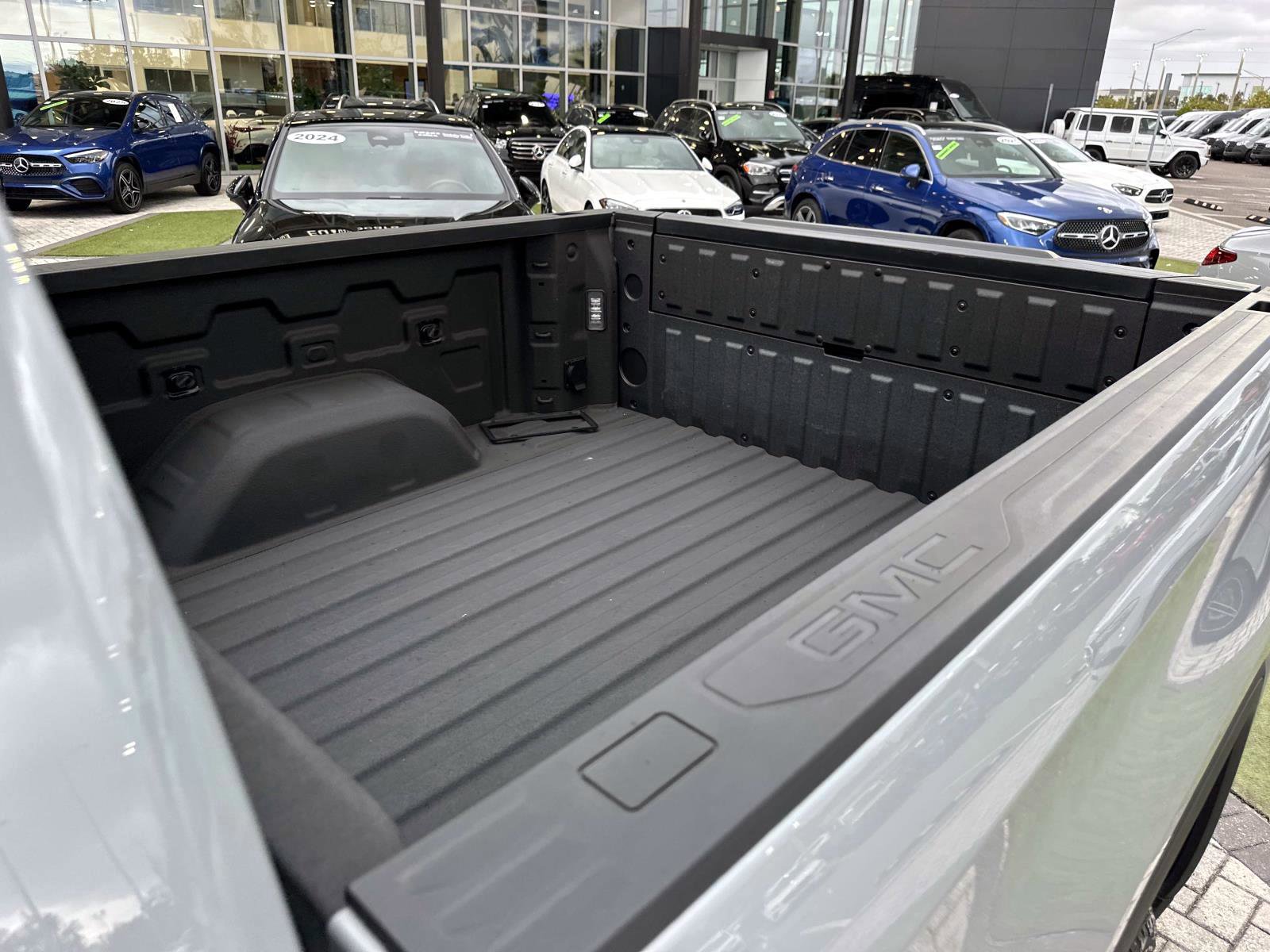 Used 2025 GMC Sierra 1500 Denali image 9