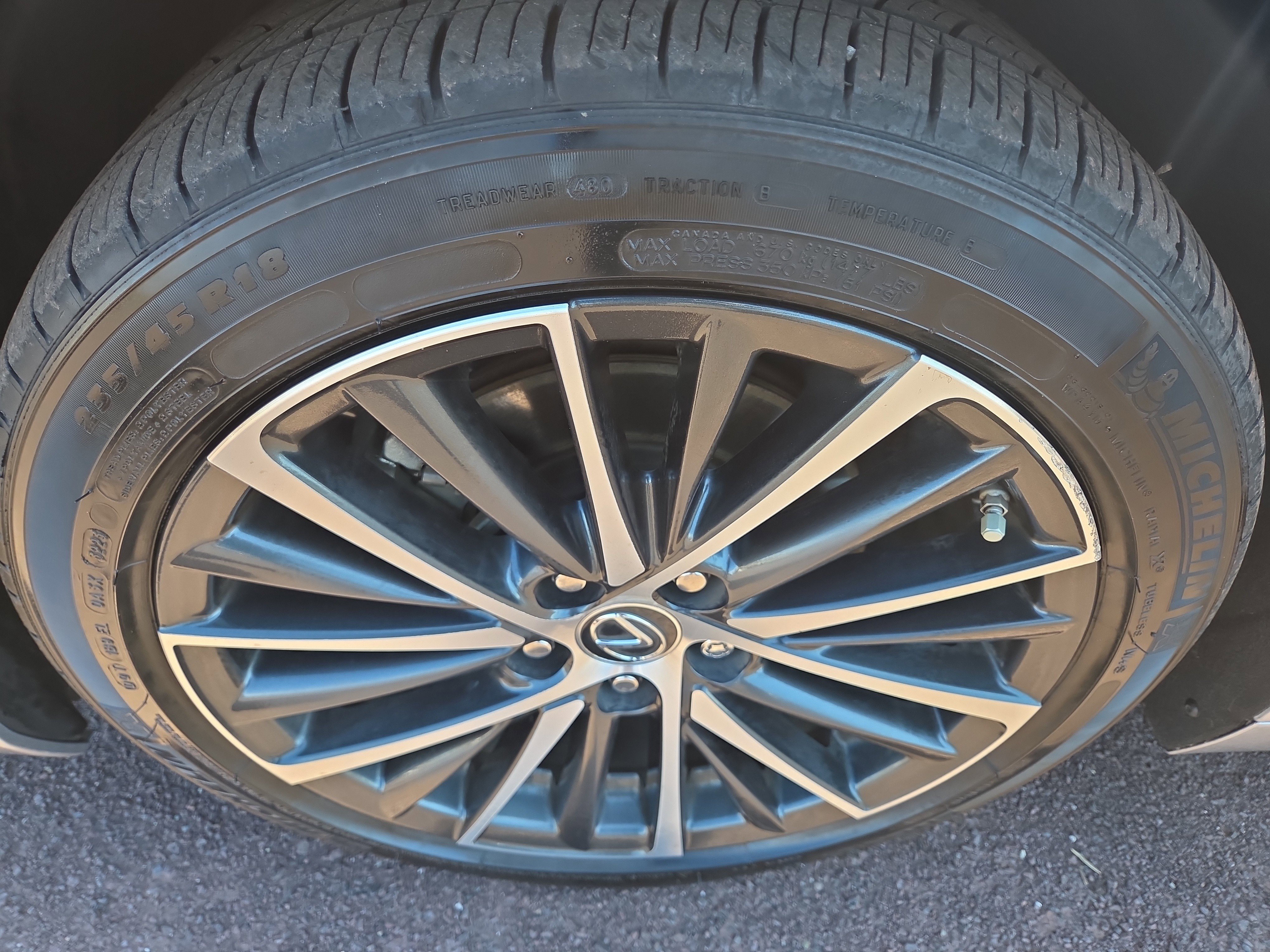 Used 2024 Lexus ES 350 w/ Premium Package image 12