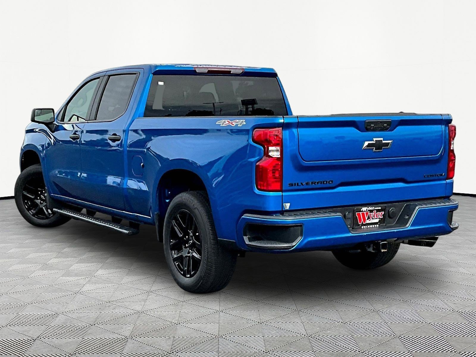 Used 2024 Chevrolet Silverado 1500 Custom w/ LPO, Dark Essentials Package AWD/4WD image 4