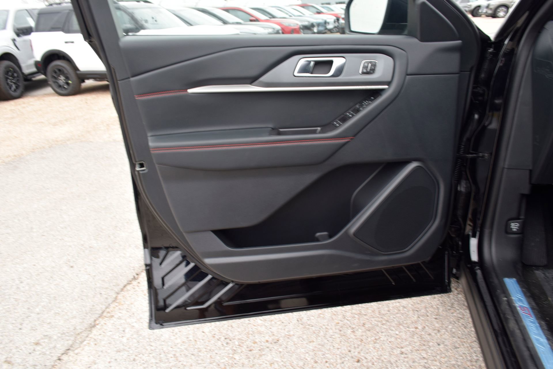 New 2026 Ford Explorer ST-Line w/ ST-Line Street Pack image 19