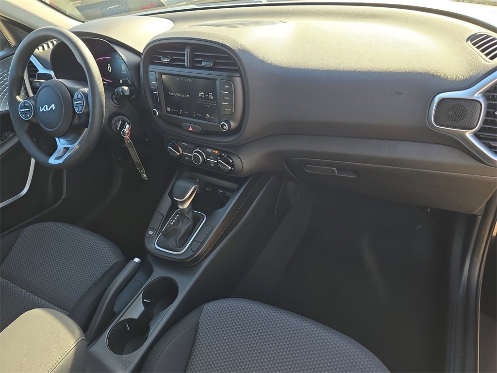 New 2025 Kia Soul LX image 13