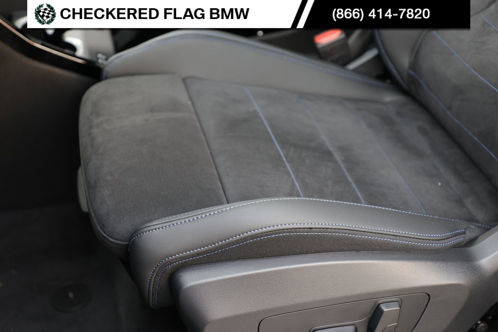 Used 2025 BMW X1 xDrive28i w/ Technology Package image 23