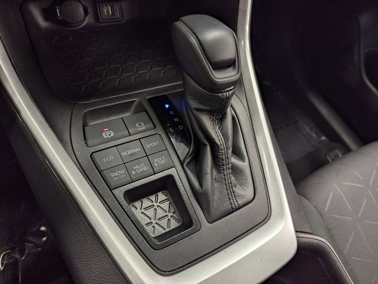 Used 2023 Toyota RAV4 XLE image 13