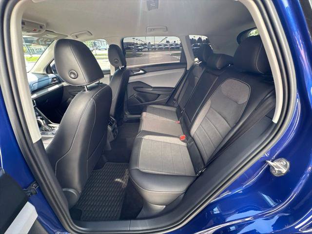 Used 2022 Volkswagen Taos SE AWD/4WD image 14