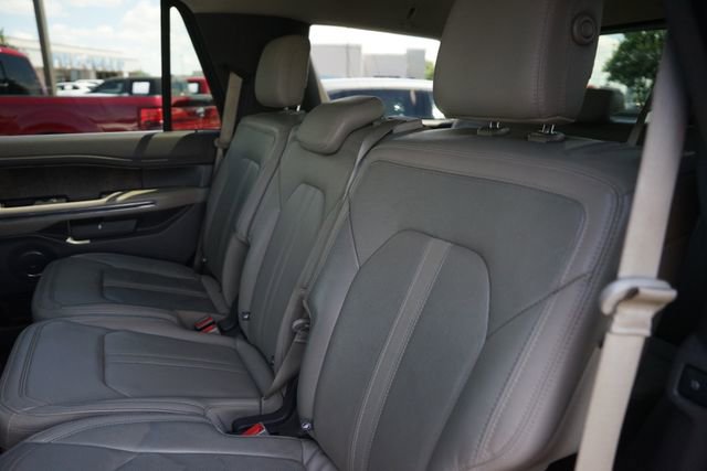 Used 2019 Ford Expedition Limited RWD image 13
