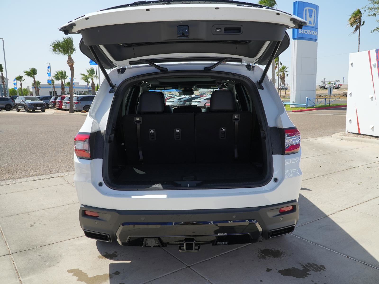 New 2026 Honda Pilot Black Edition image 7