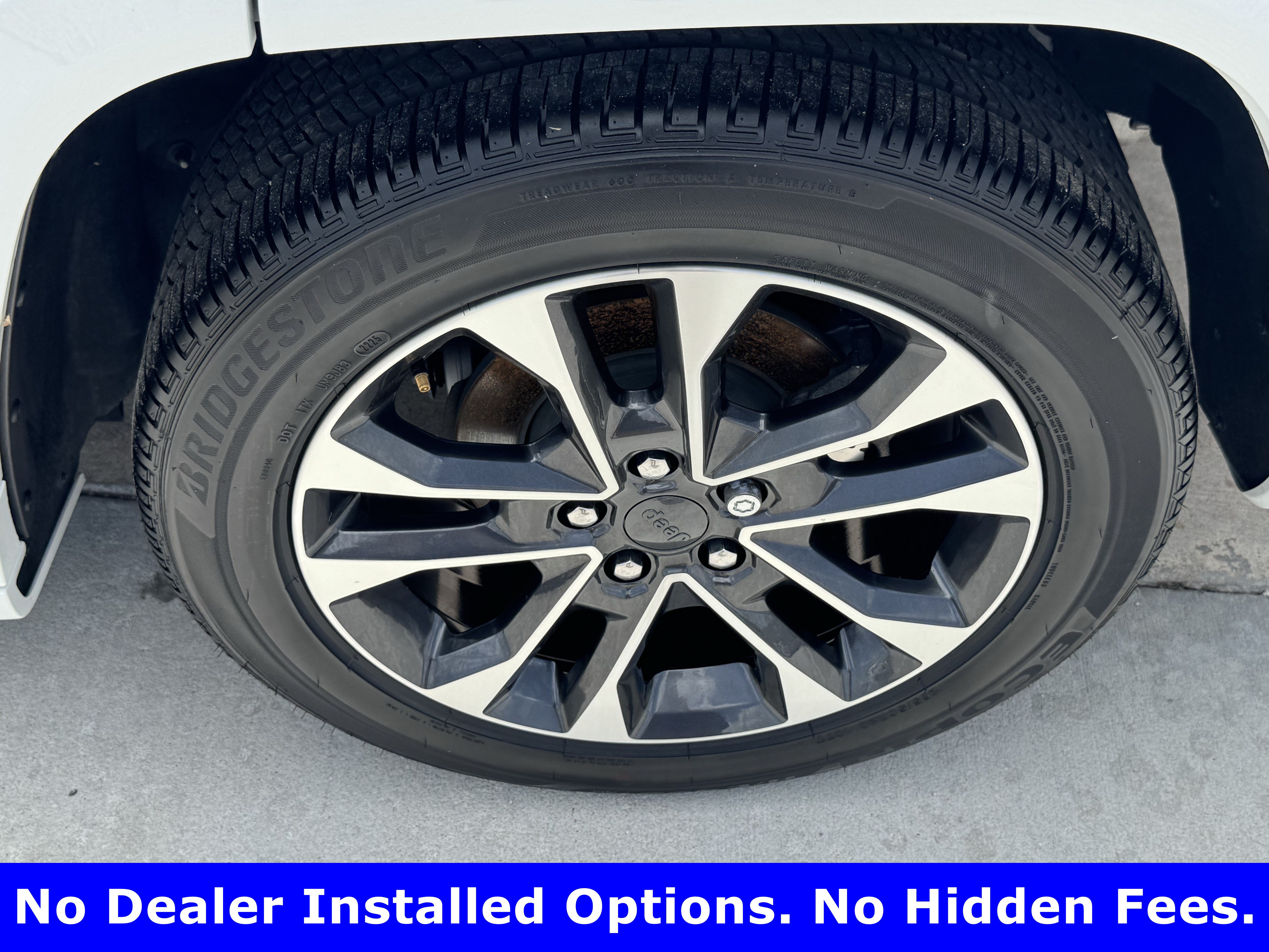 Used 2024 Jeep Grand Cherokee Overland w/ Luxury Tech Group IV AWD/4WD image 10