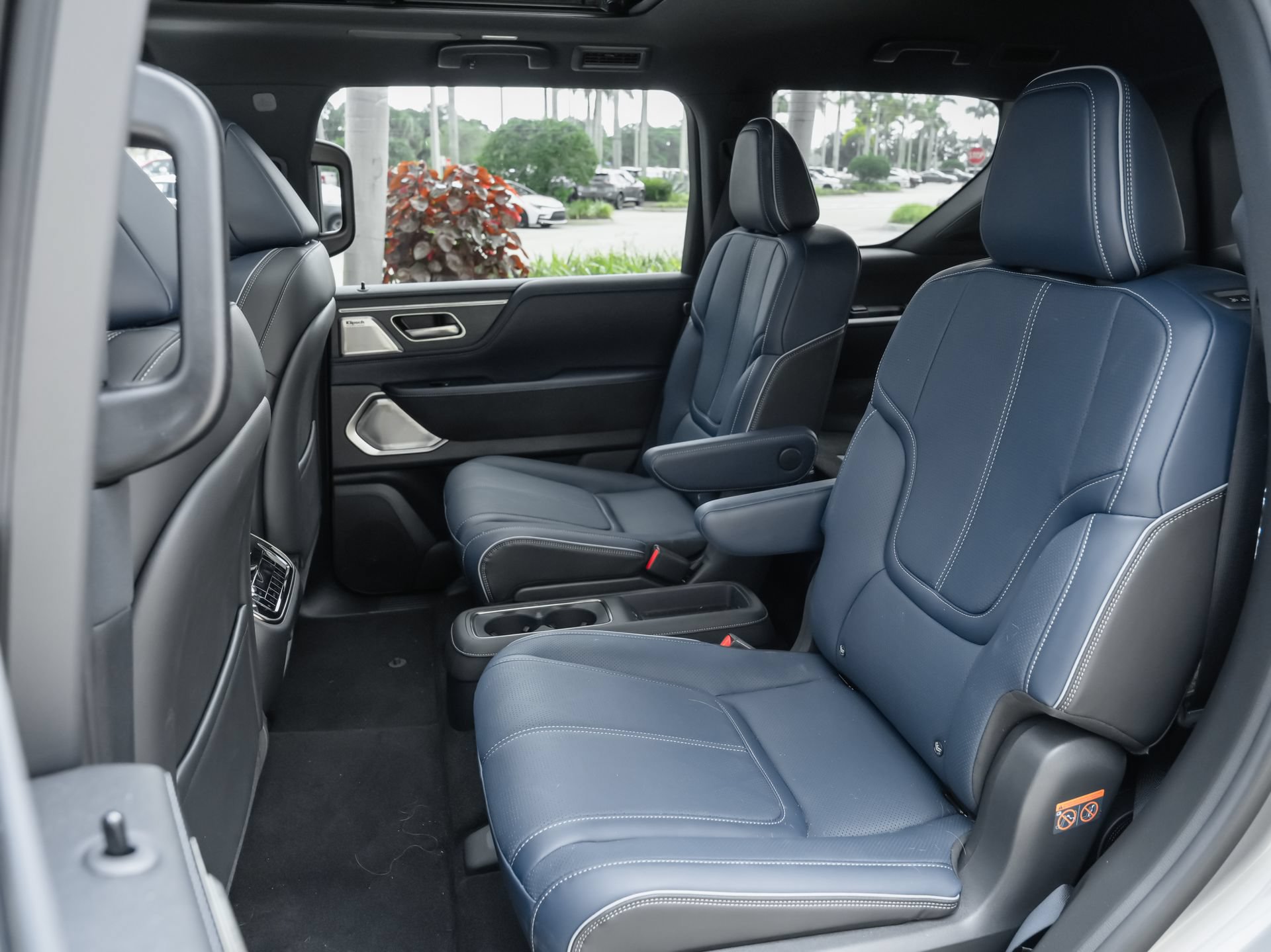 Certified 2026 INFINITI QX80 4WD w/ Sport Exterior Package image 19