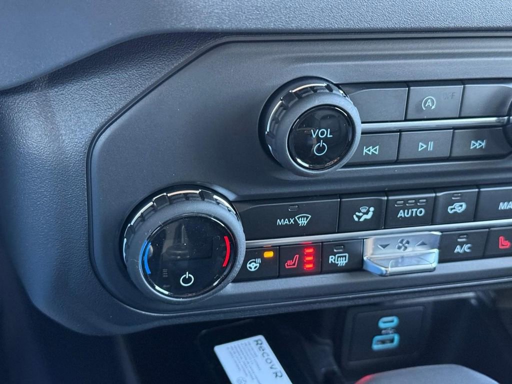 New 2025 Ford Bronco Badlands image 12