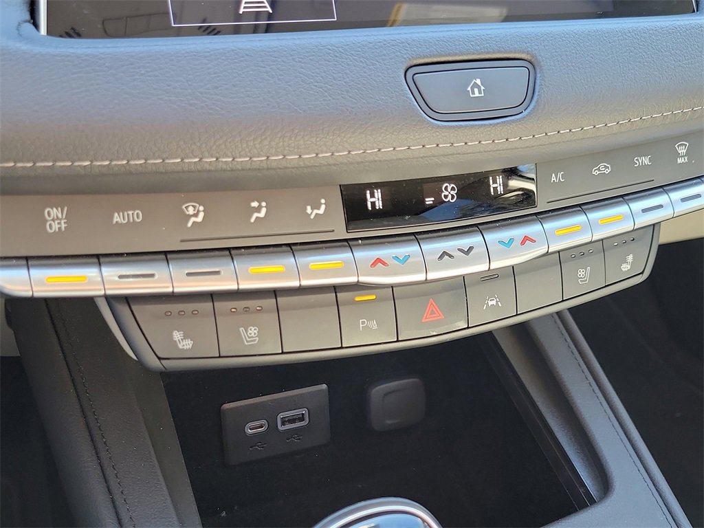 Used 2023 Cadillac XT4 Premium Luxury image 36