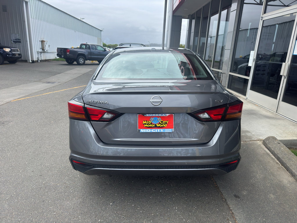 Used 2024 Nissan Altima 2.5 SV FWD image 12