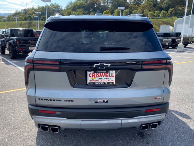 Used 2024 Chevrolet Traverse Z71 w/ Enhanced Driving Package AWD/4WD image 4