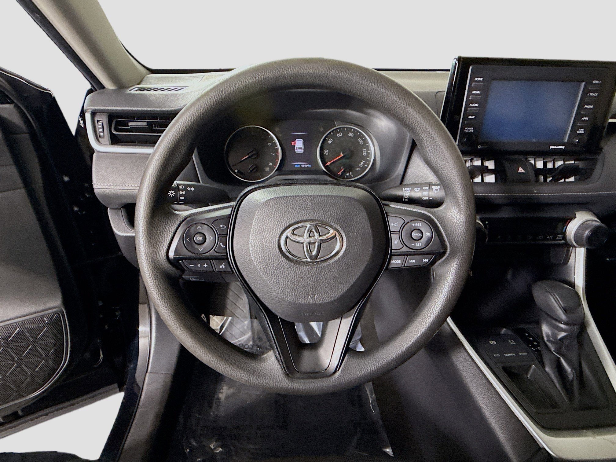 Used 2020 Toyota RAV4 LE image 13