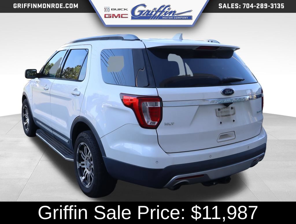Used 2016 Ford Explorer XLT w/ Equipment Group 202A FWD image 4