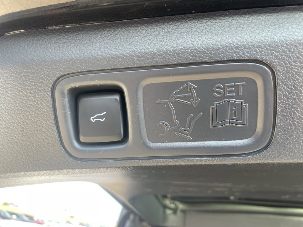 Used 2023 Ford Expedition Limited image 40