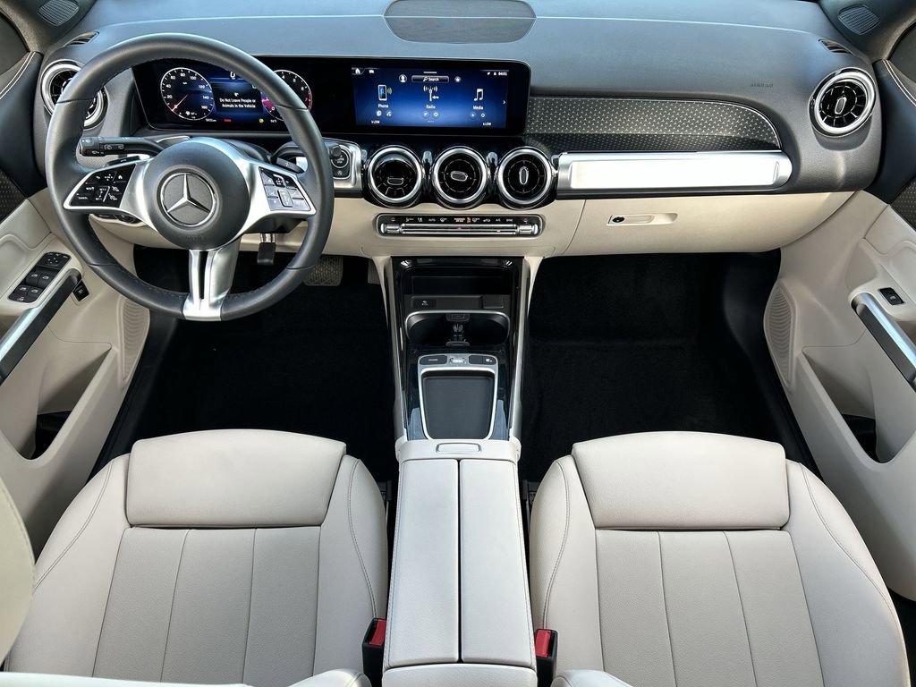 Used 2025 Mercedes-Benz GLB 250 4MATIC image 19