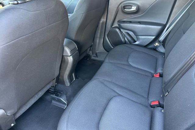 Used 2023 Jeep Renegade Latitude AWD/4WD image 14