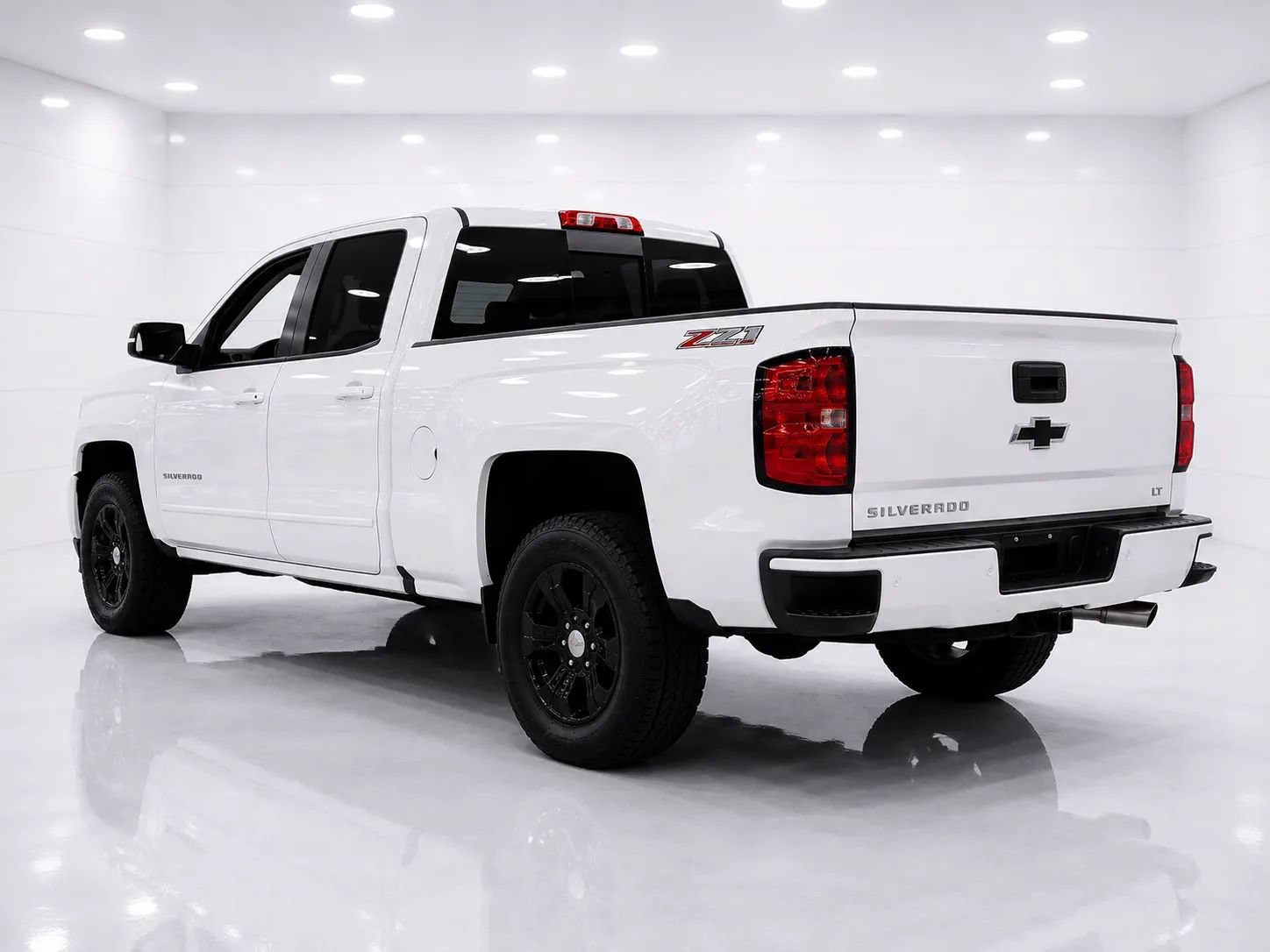 Used 2019 Chevrolet Silverado 1500 LT w/ All Star Edition AWD/4WD image 3