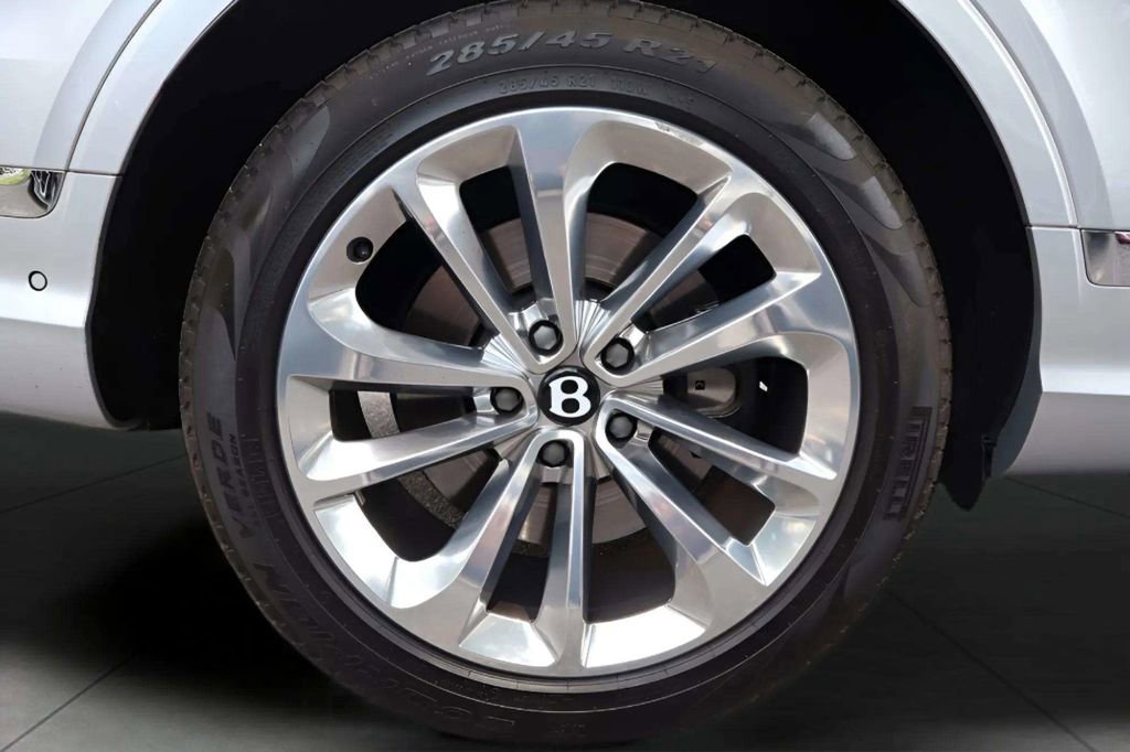 Used 2023 Bentley Bentayga Extended Wheelbase AWD/4WD image 22