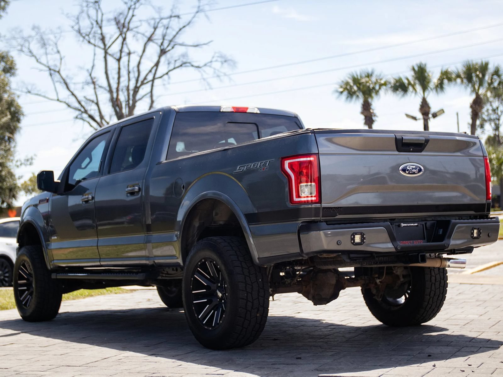 Used 2016 Ford F150 XLT w/ Equipment Group 302A Luxury AWD/4WD image 9