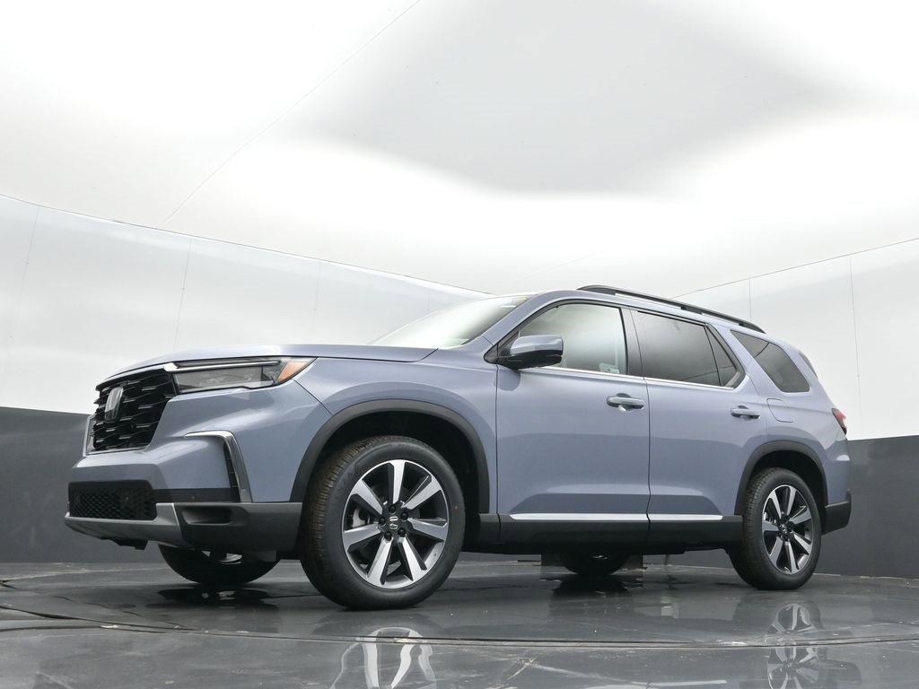 New 2025 Honda Pilot Touring image 11