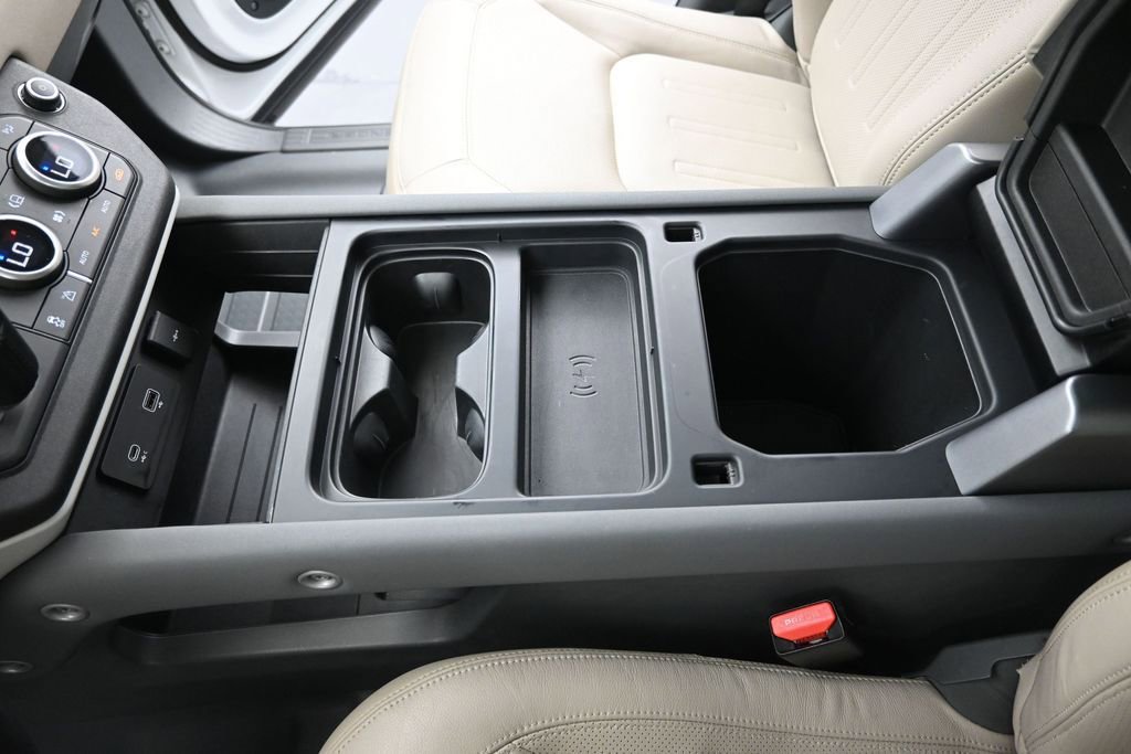 Used 2022 Land Rover Defender 110 SE AWD/4WD image 30