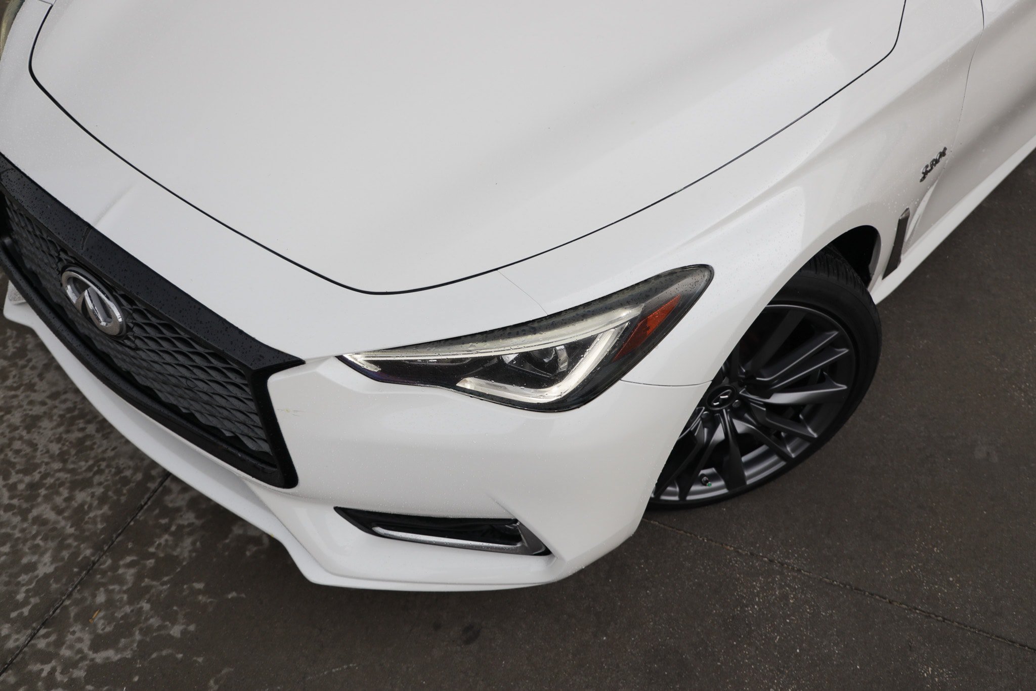 Used 2017 INFINITI Q60 Red Sport 400 RWD image 34