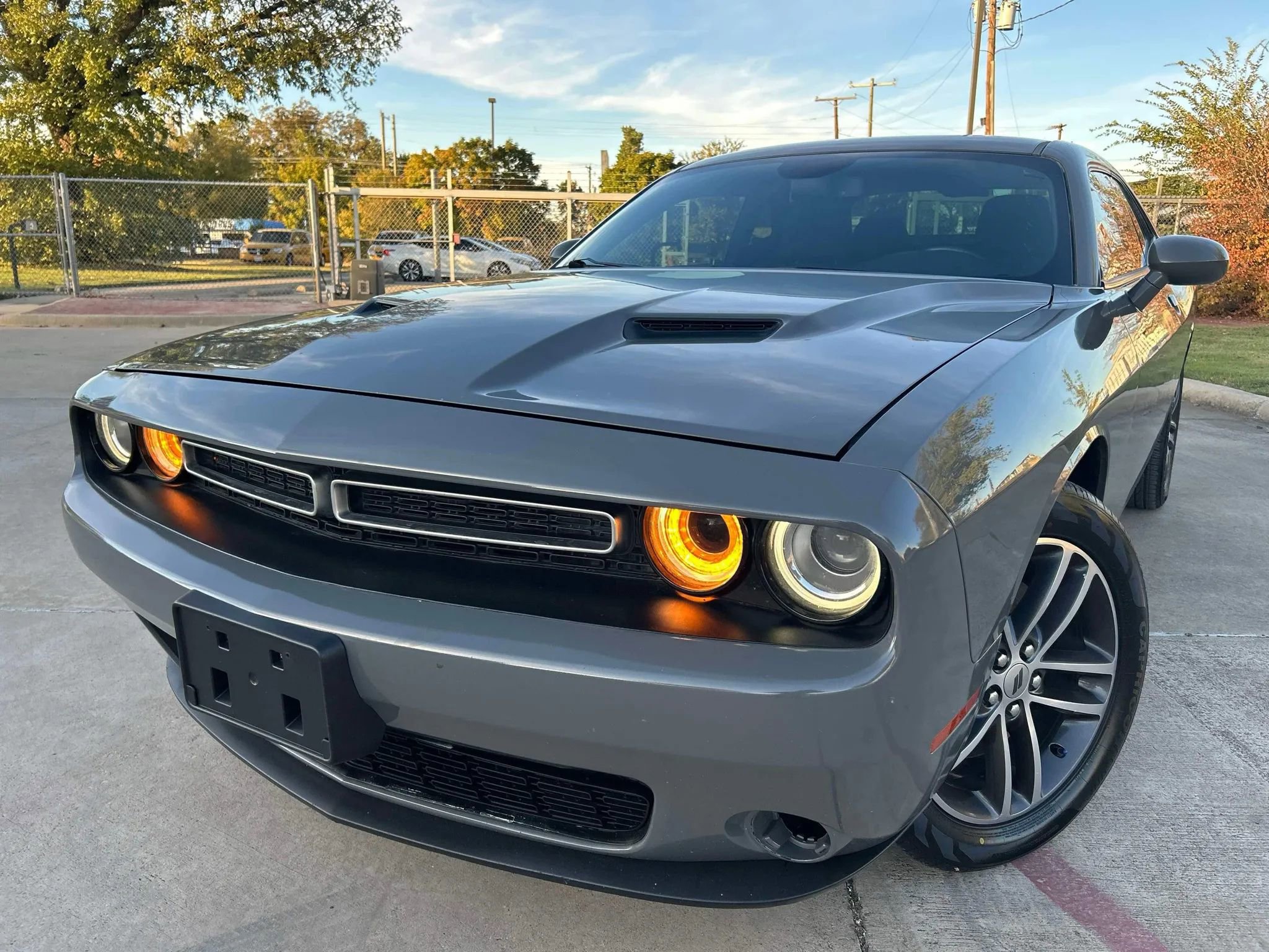 Used 2019 Dodge Challenger SXT image 1