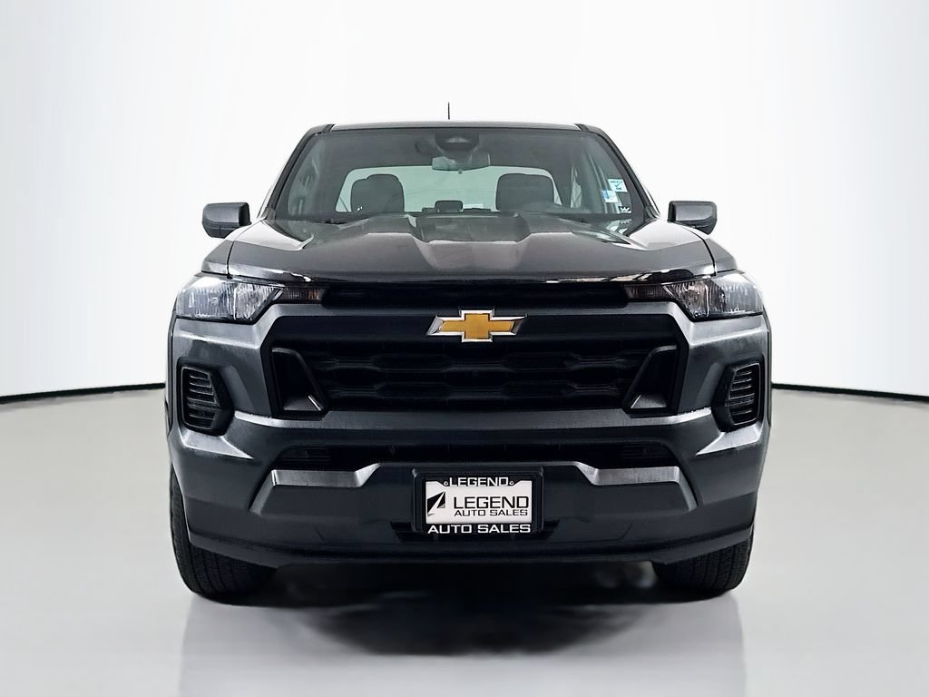 Used 2024 Chevrolet Colorado W/T RWD image 2