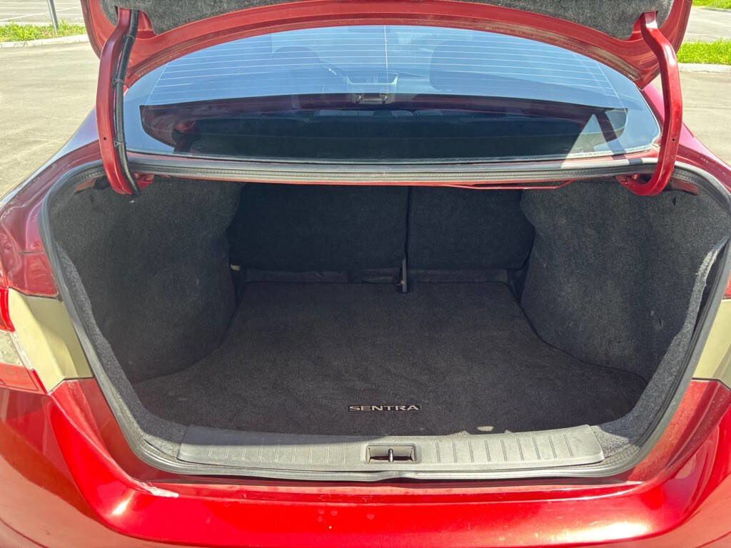 Used 2014 Nissan Sentra SR w/ SR Driver Package image 29