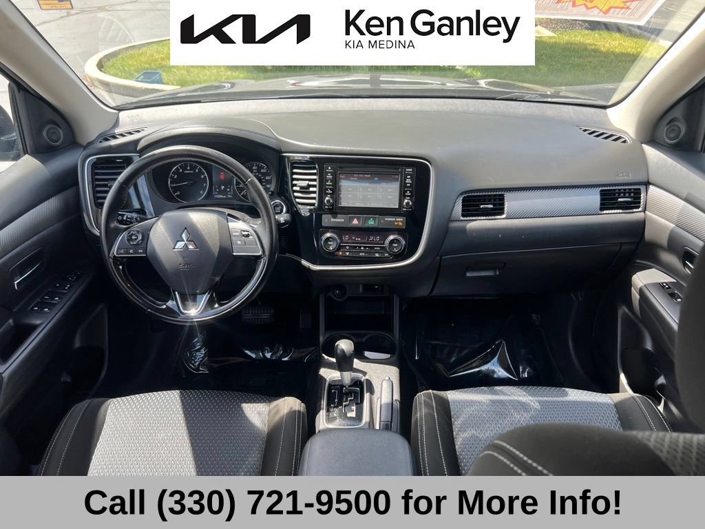 Used 2016 Mitsubishi Outlander SE AWD/4WD image 43
