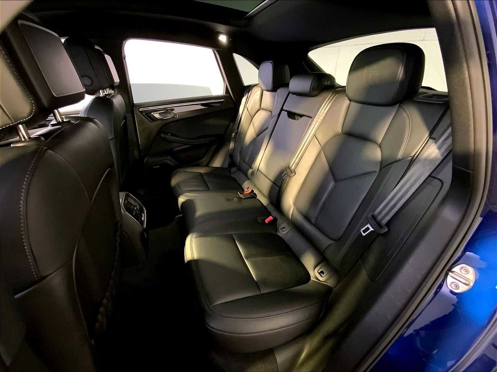 Certified 2025 Porsche Macan image 24