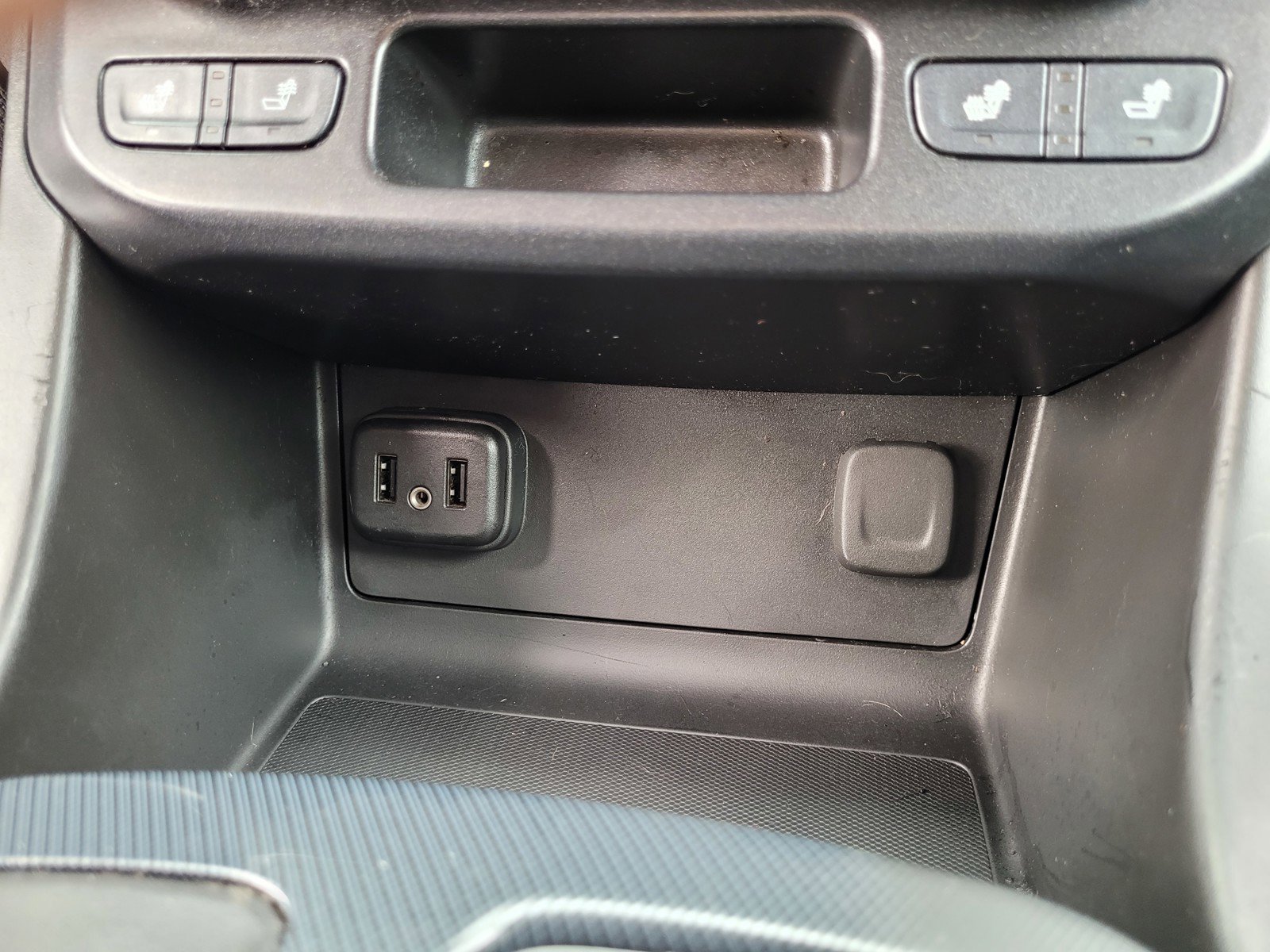 Used 2019 Chevrolet Colorado Z71 w/ Z71 Midnight Edition image 19