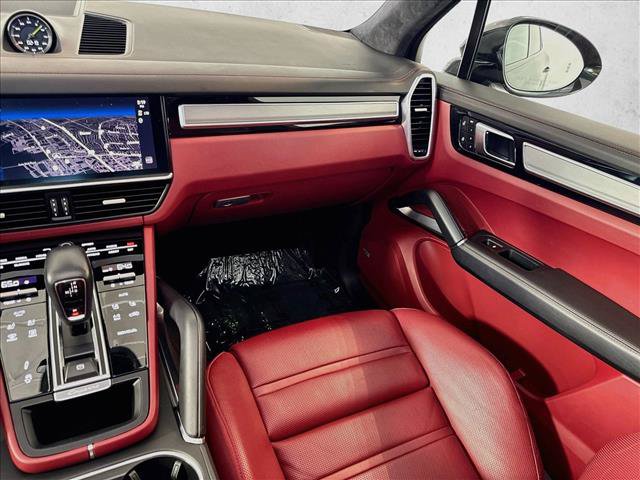 Certified 2023 Porsche Cayenne Turbo S AWD/4WD image 22