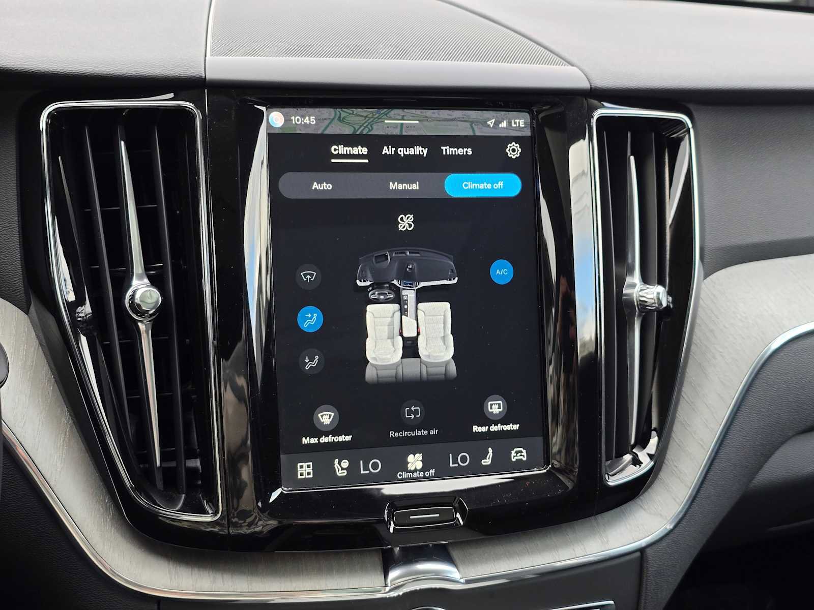 Certified 2025 Volvo XC60 B5 Plus image 25