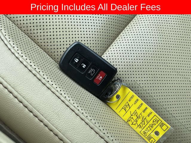 Used 2016 Toyota Highlander Limited FWD image 41