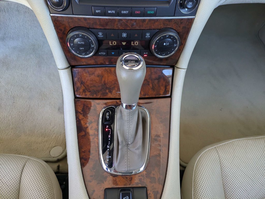 Used 2009 Mercedes-Benz CLK 550 Cabriolet w/ Premium II Pkg image 20
