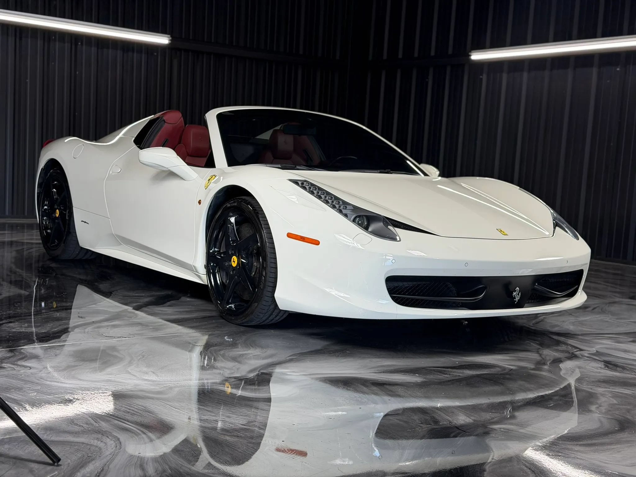 Used 2014 Ferrari 458 Spider RWD image 3