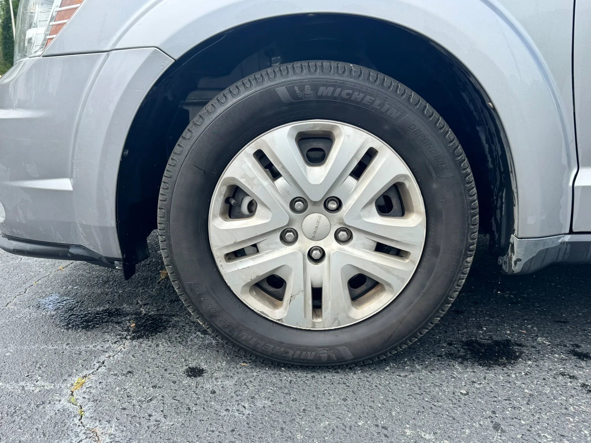 Used 2018 Dodge Journey SE w/ Popular Equipment Group FWD image 2