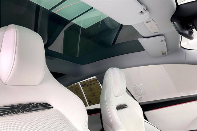 Used 2025 Tesla Model 3 Performance image 25