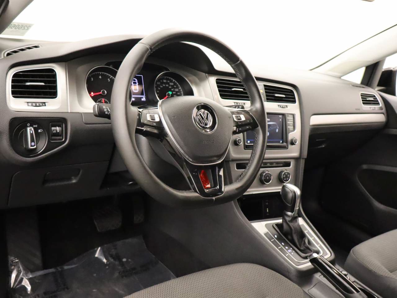 Used 2017 Volkswagen Golf S FWD image 14
