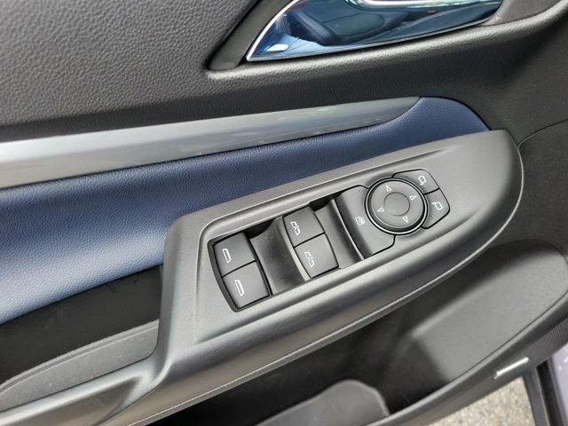 Used 2023 Chevrolet Bolt EUV Premier w/ Sun & Sound Package FWD image 16