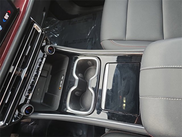 Used 2025 Chevrolet Traverse Z71 w/ Driver Confidence Package image 29