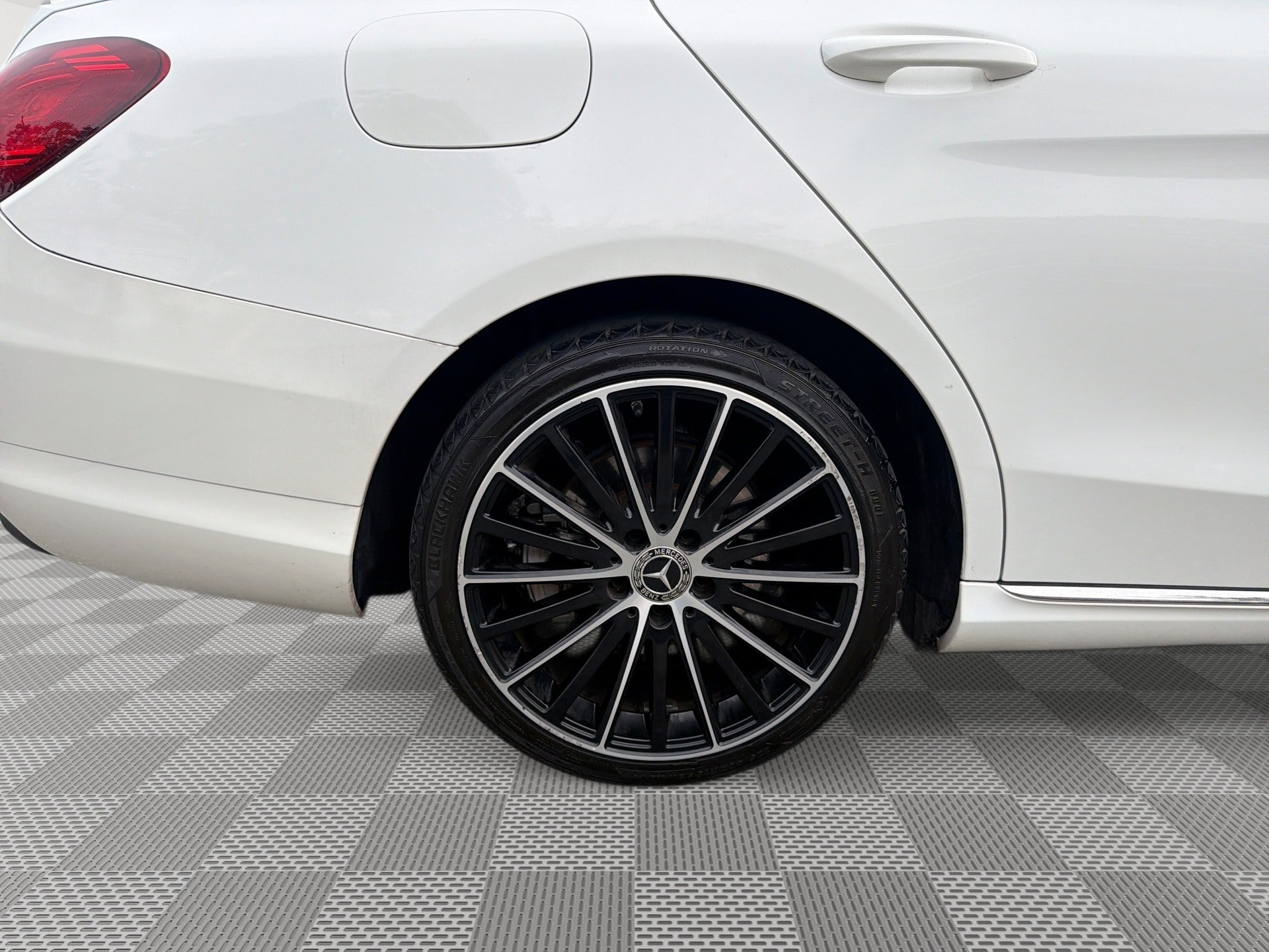 Used 2019 Mercedes-Benz C 300 Sedan image 29