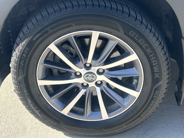 Used 2018 Toyota Highlander XLE AWD/4WD image 10